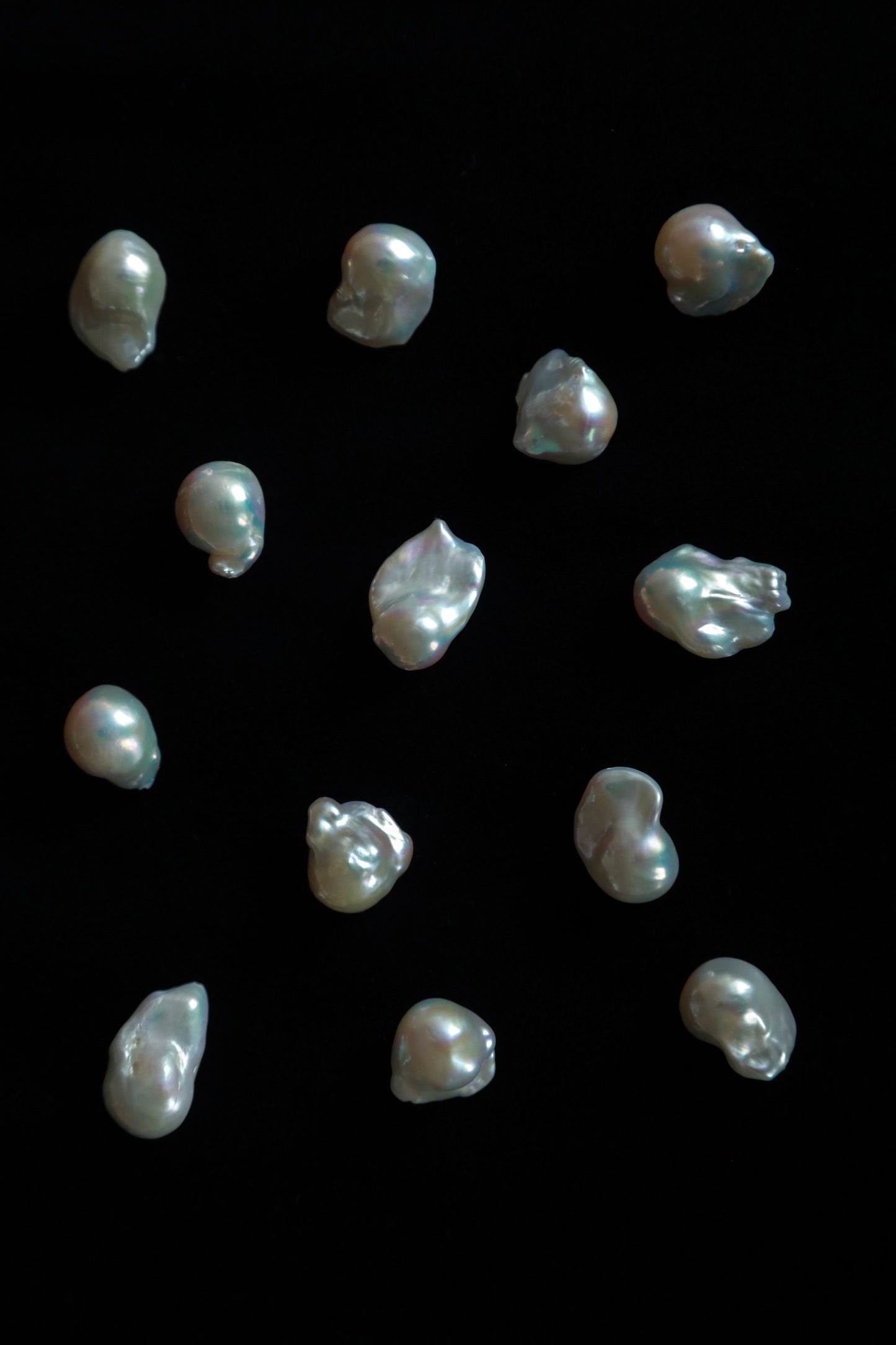 Freshwater Baroque Pearl Pendant open and flexible closure