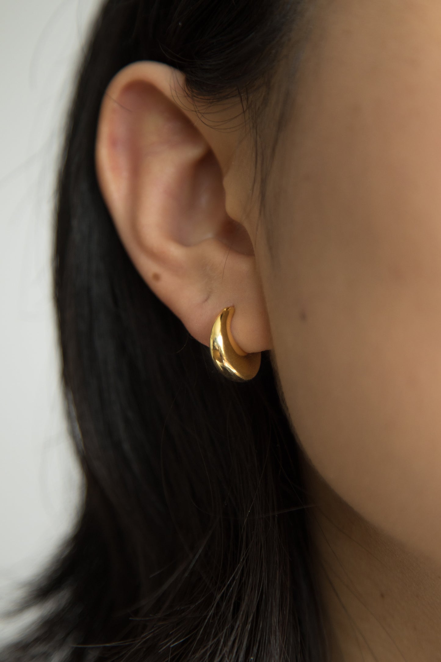 Zaira Simple Hoop Earring