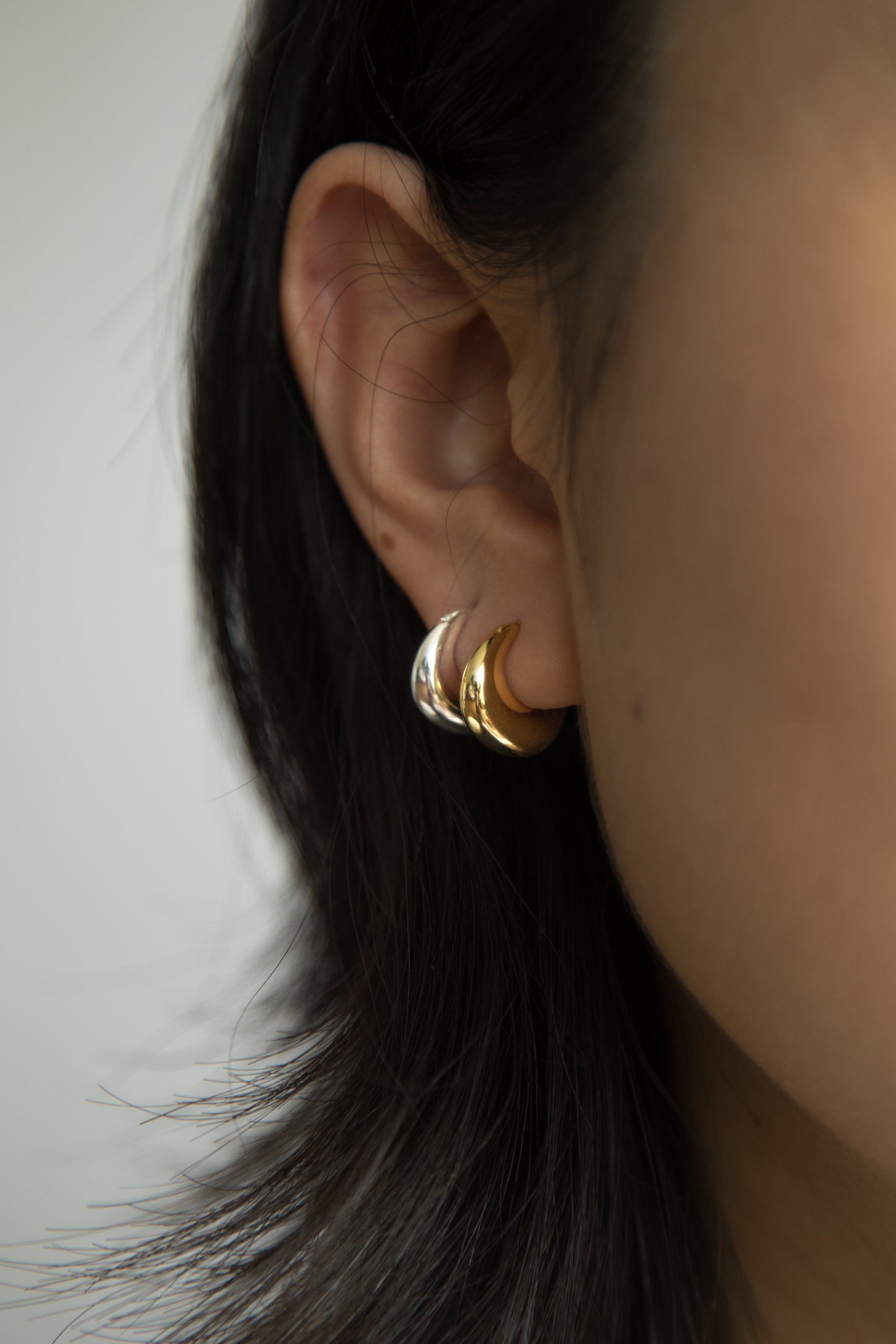 Zaira Simple Hoop Earring