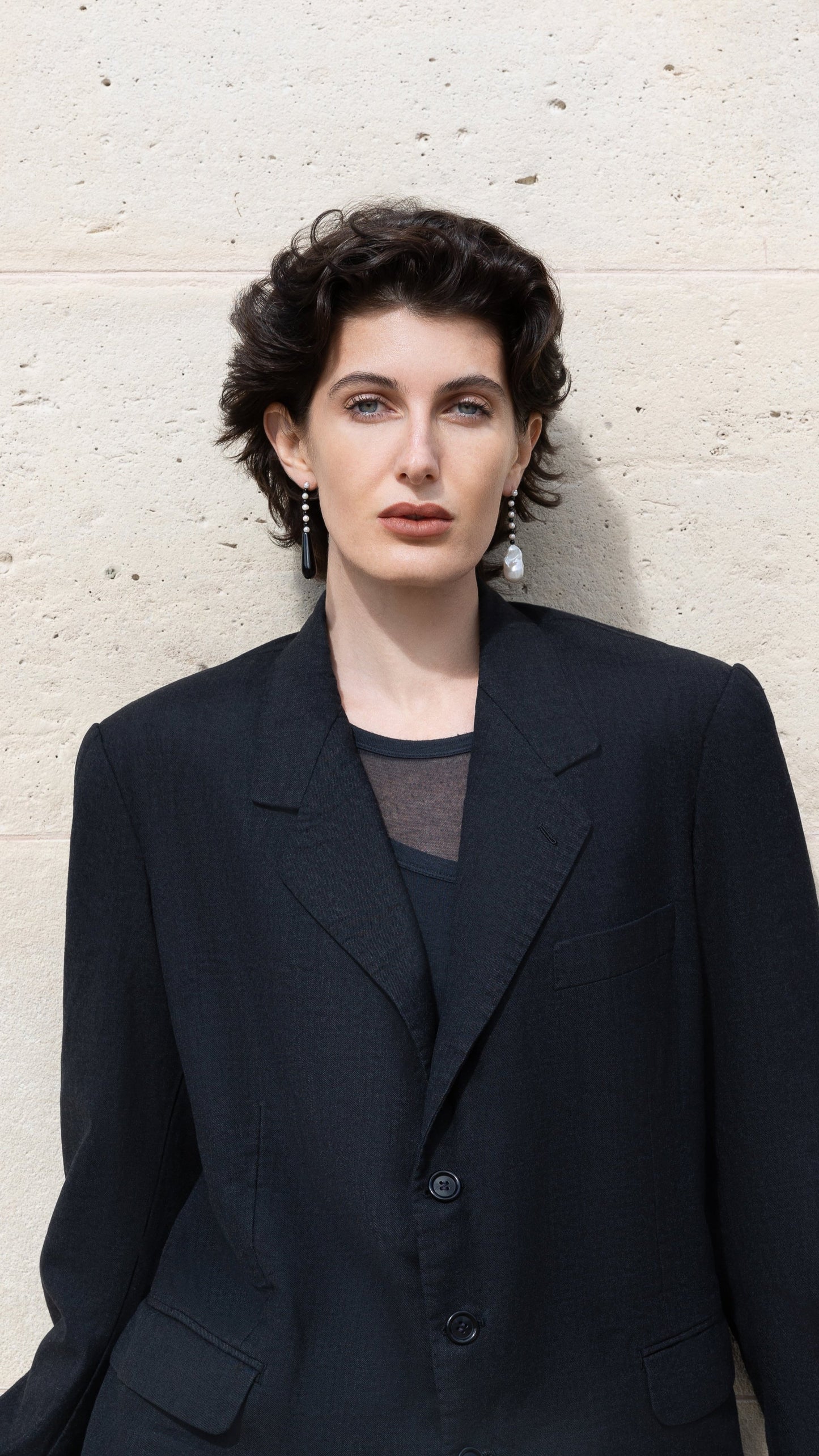 big black onyx teardrop beads earrings real natural freshwater baroque pearl earrings model photo