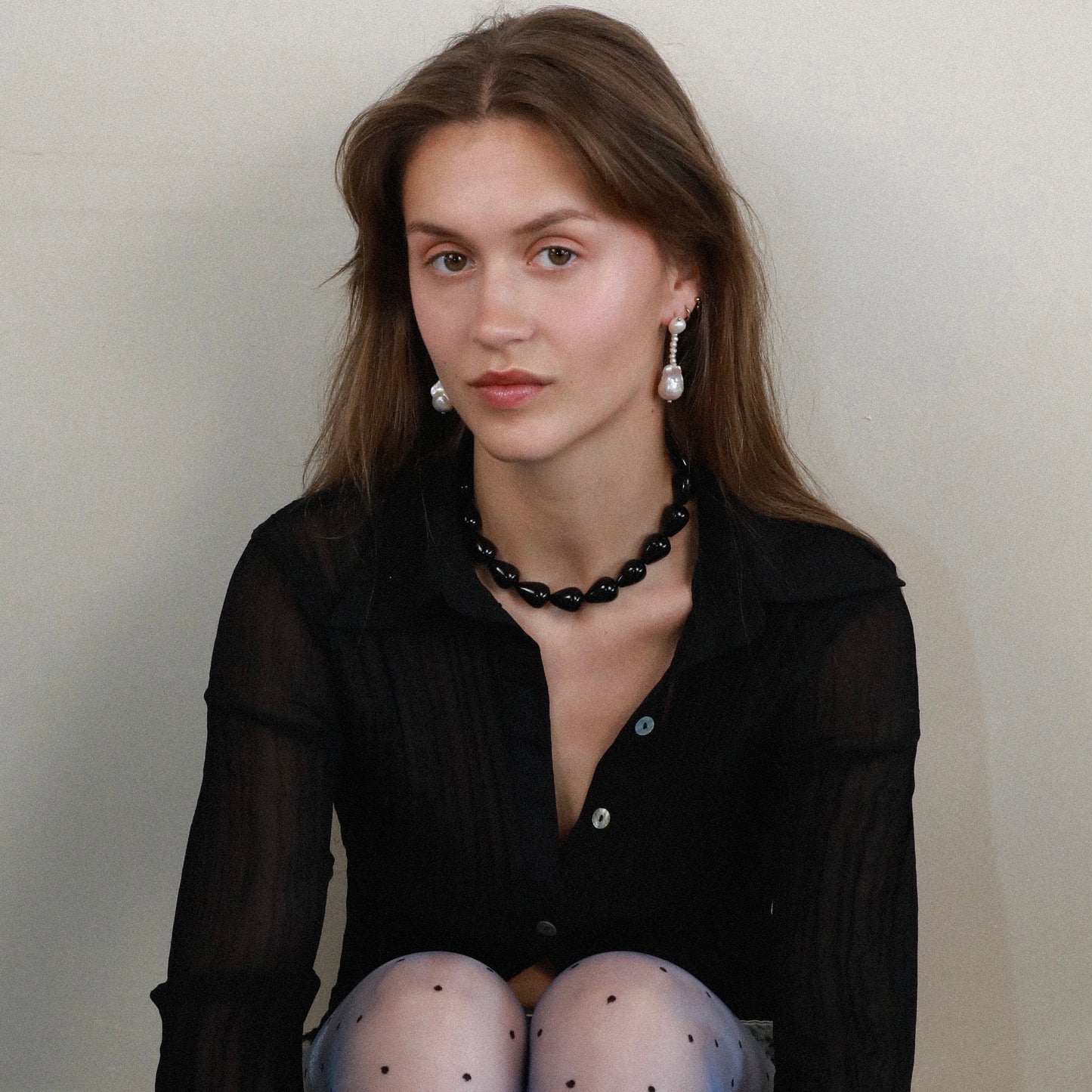 blackonyxteardropbeadsnecklacessterlingsilverminimalistclassicnecklacemodelphoto