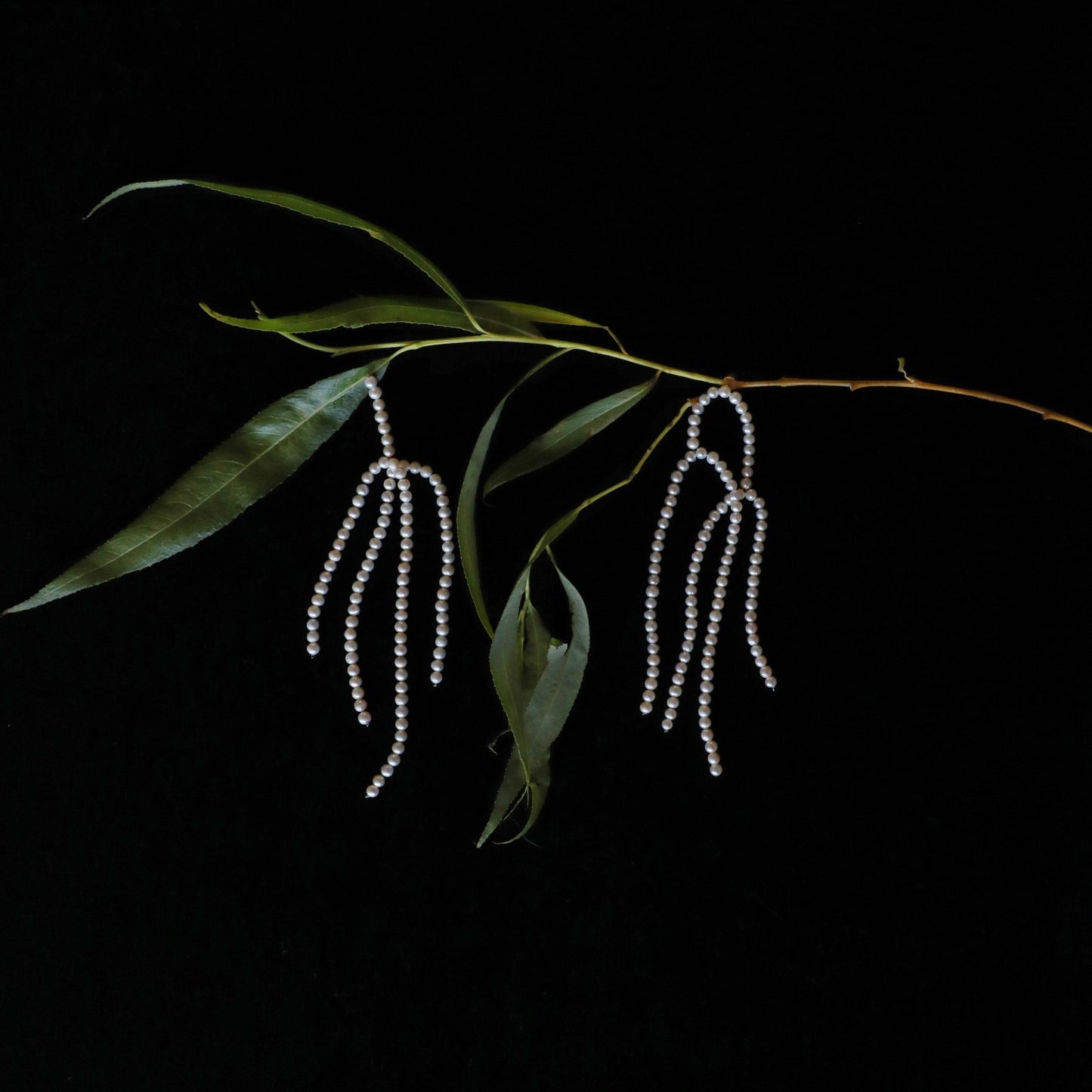 whiterealnaturalfreshwaterpearllongdangleshoulderdusterearringssterlingsilversilverpushbackclosureartdecocontemparybrideweddingproductphotowithwillow