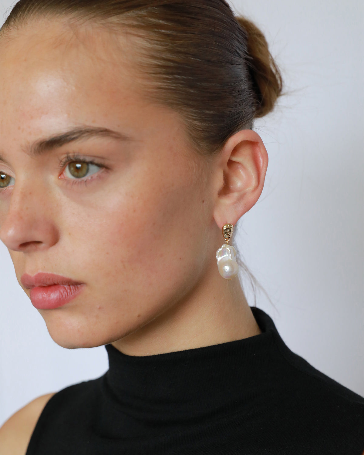 Natural Baroque Pearl drop Earrings gold plated model photo